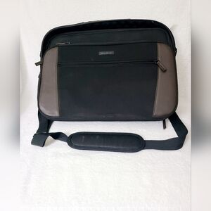 Eddie Bauer Black Nylon Laptop Messenger Bag Pockets Adjustabable Shoulder Strap
